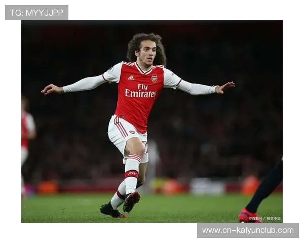 热刺边路摆脱创造精准斜传 热刺边路摆脱创造精准斜传