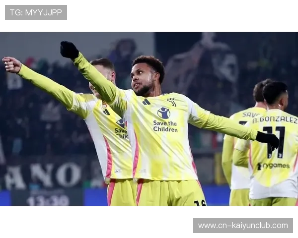 尤文快速反击直逼禁区,麦肯尼横敲未被接应 尤文快速反击直逼禁区,麦肯尼横敲未被接应