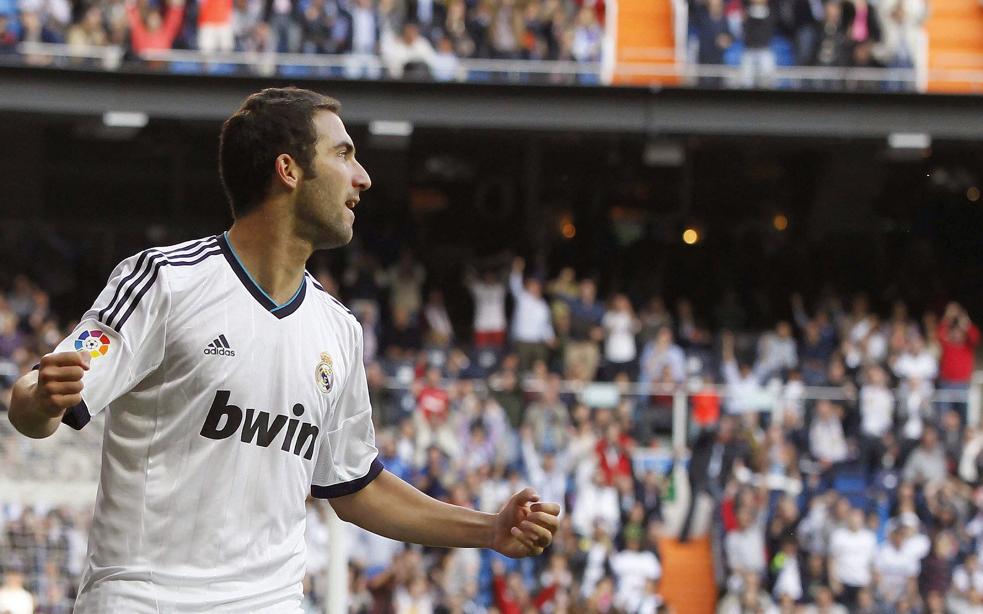 世界杯中场多面手重返俱乐部后 被委以欧冠队长重任